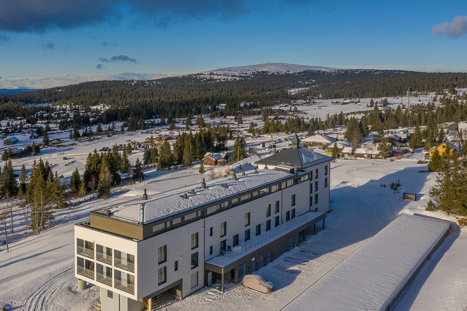 Sameiet har fine fellesfasiliteter som smørerom, treningsrom, felles lounge med mer. Galleribilde