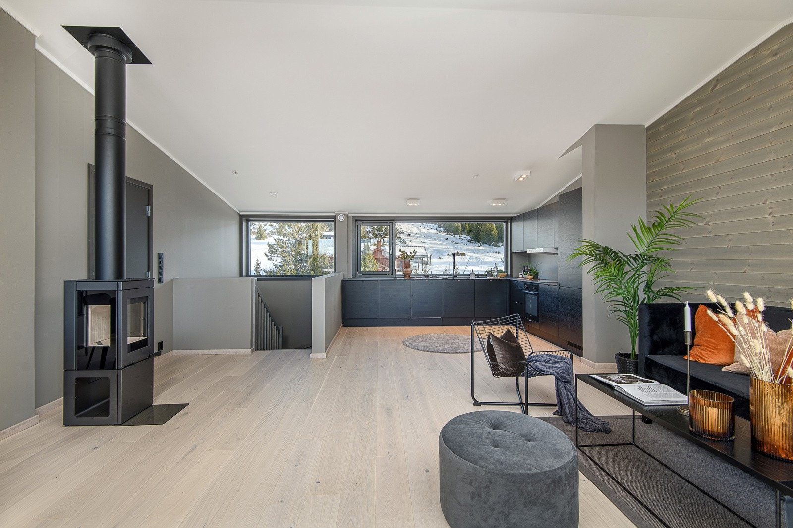 Moderne og stilfull leilighet med lune fargevalg Galleribilde