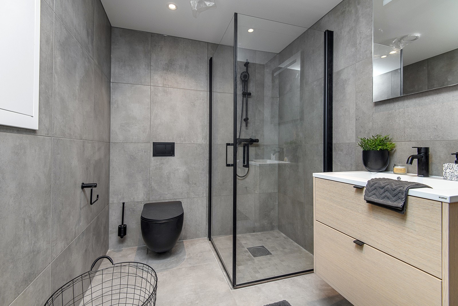 Leiligheten har to lekre bad Galleribilde