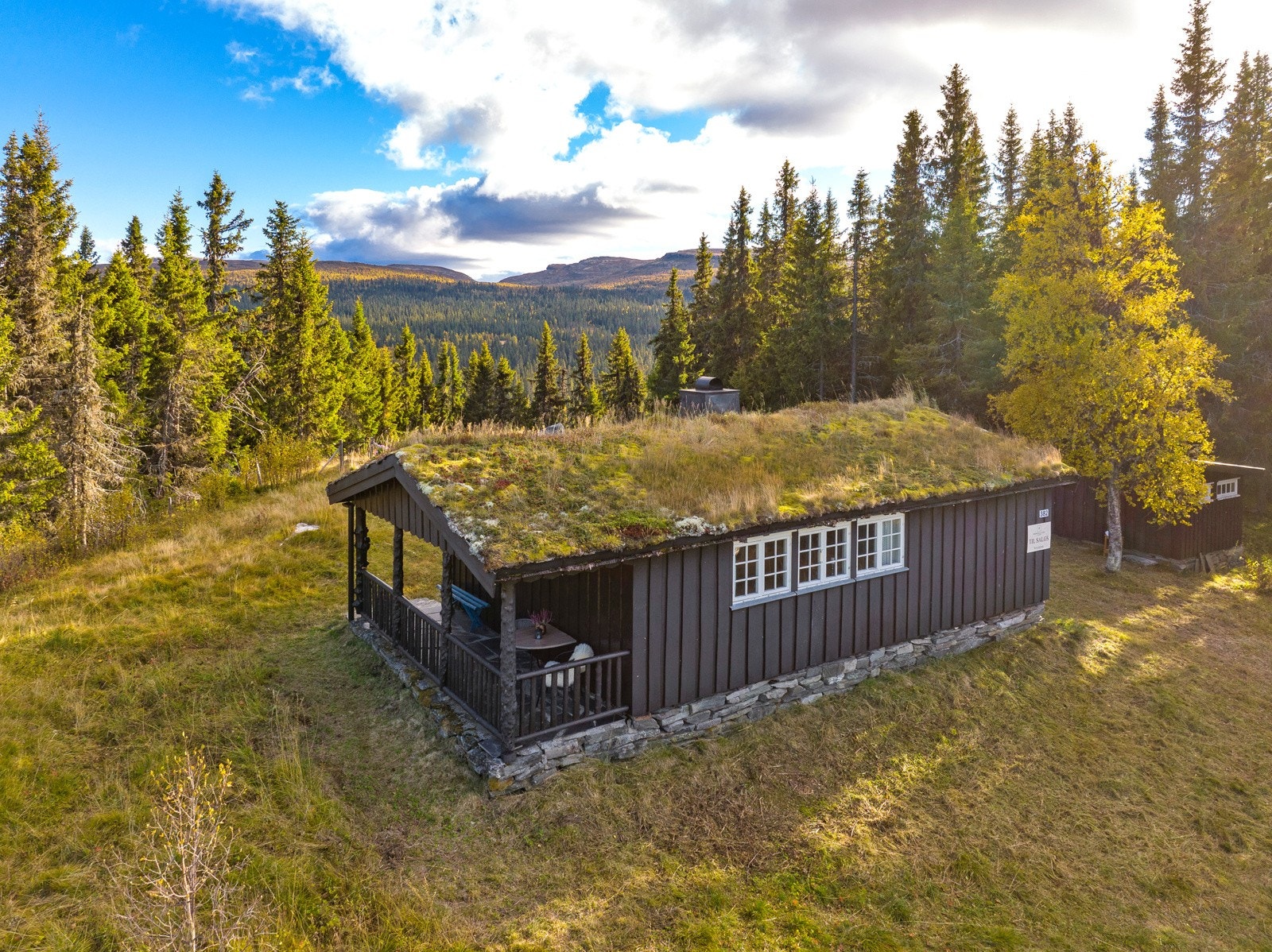 Svinslåvegen 382 er en koselig hytte med enkel standard. Galleribilde