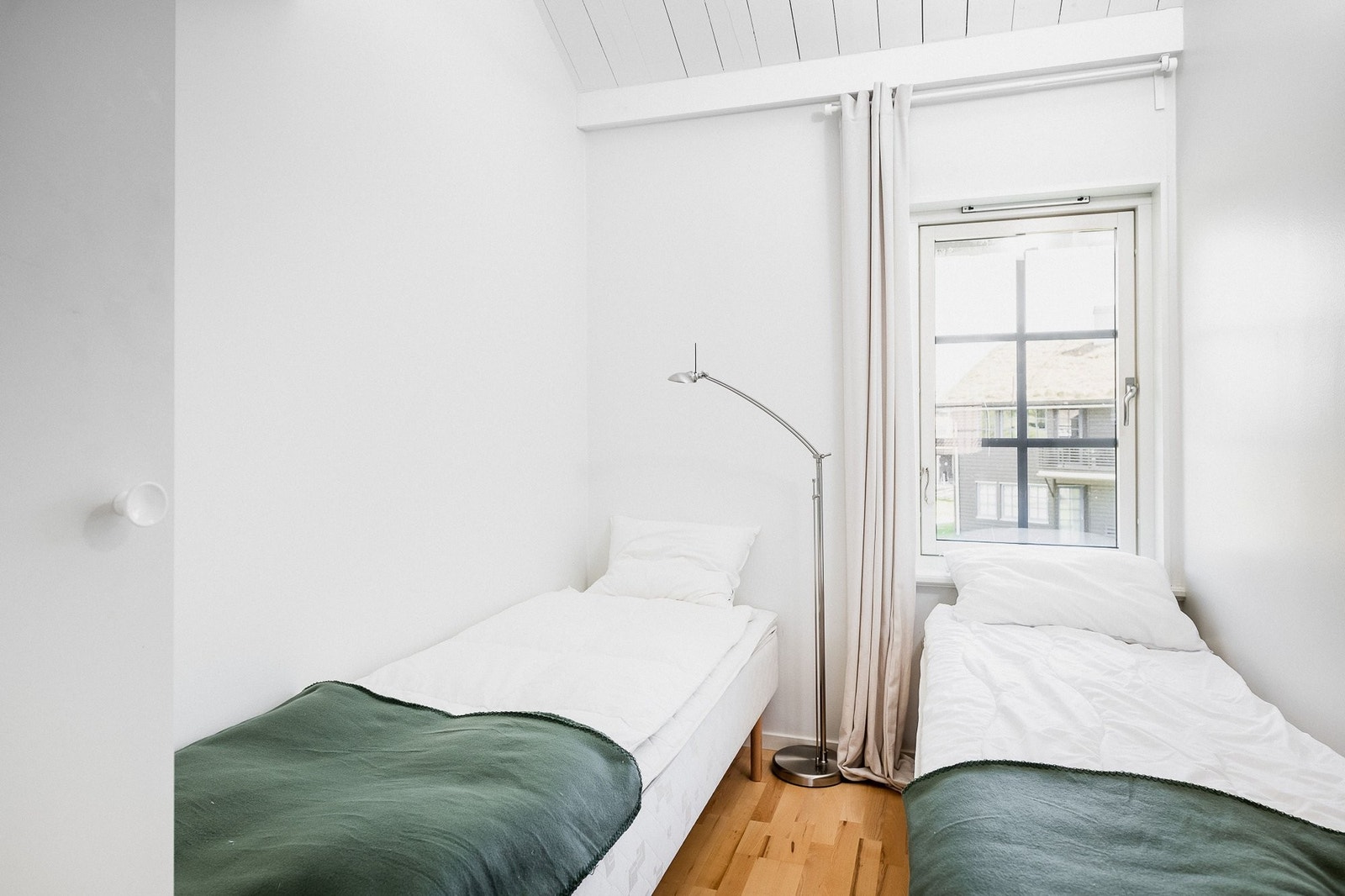 Soverom 3: Også her medfølger det to enkeltsenger og garderobeskap. Galleribilde