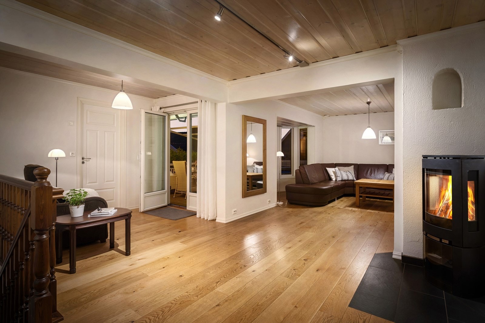 Kveldsstemning i stuen. Galleribilde