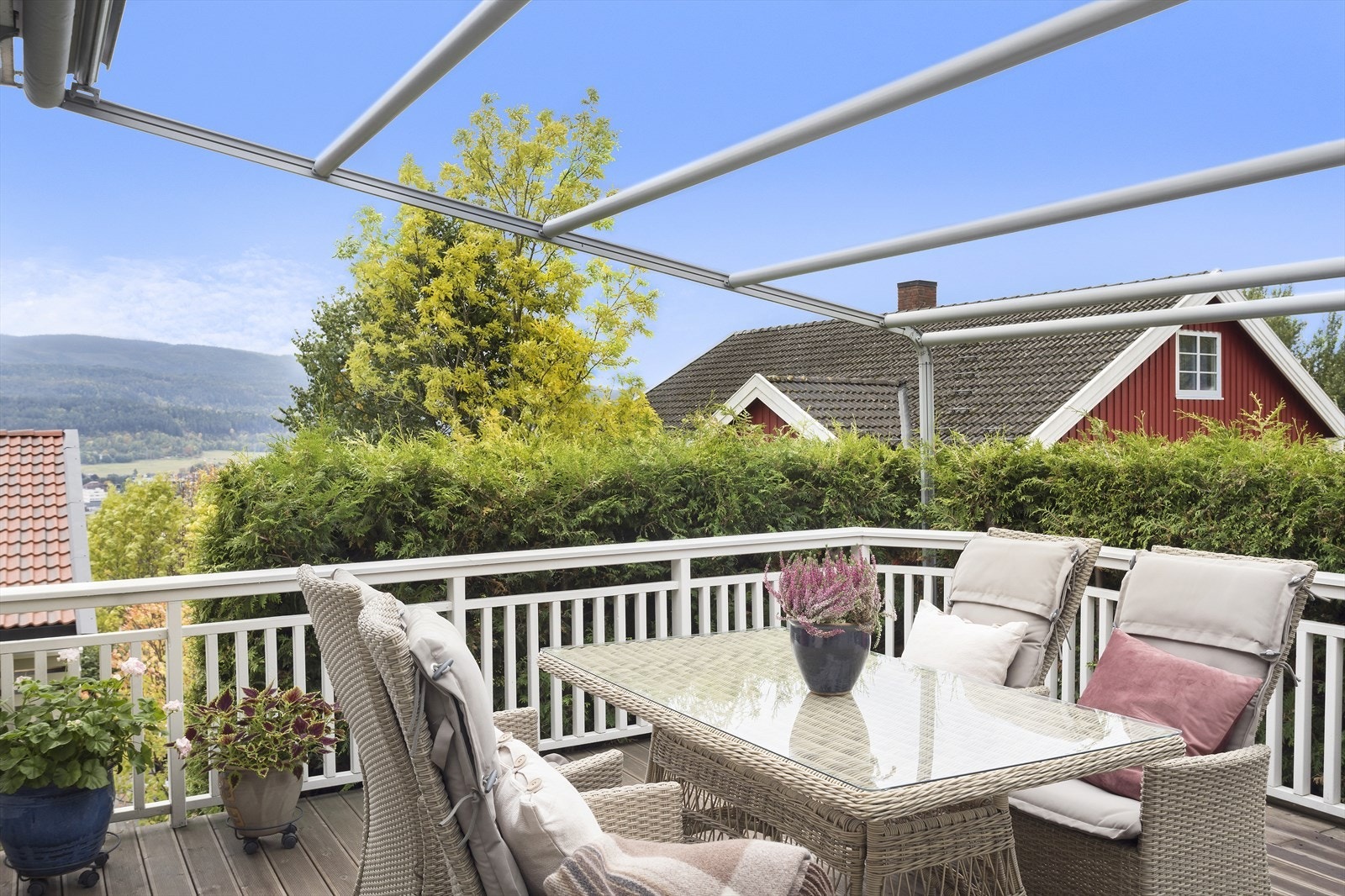 Det er god plass til utemøblement. Galleribilde