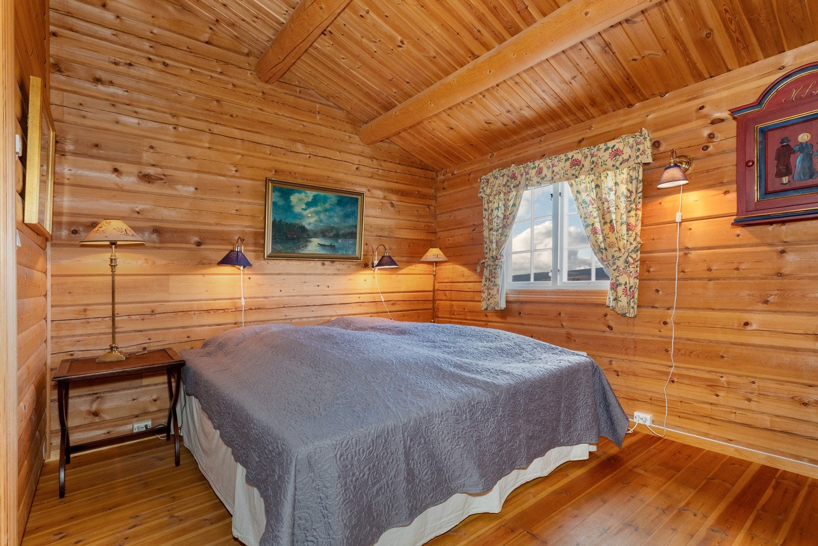 Dette rommet også med plass til dobbeltseng Galleribilde