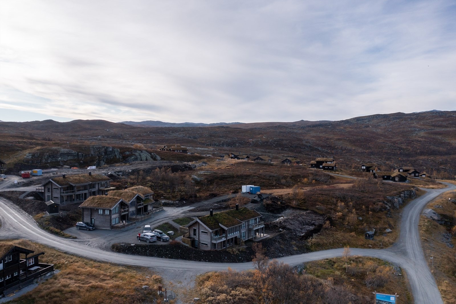 037_Tindesyn er under utvikling med flere ferdigstilte hytter og andre under oppføring..jpg Galleribilde