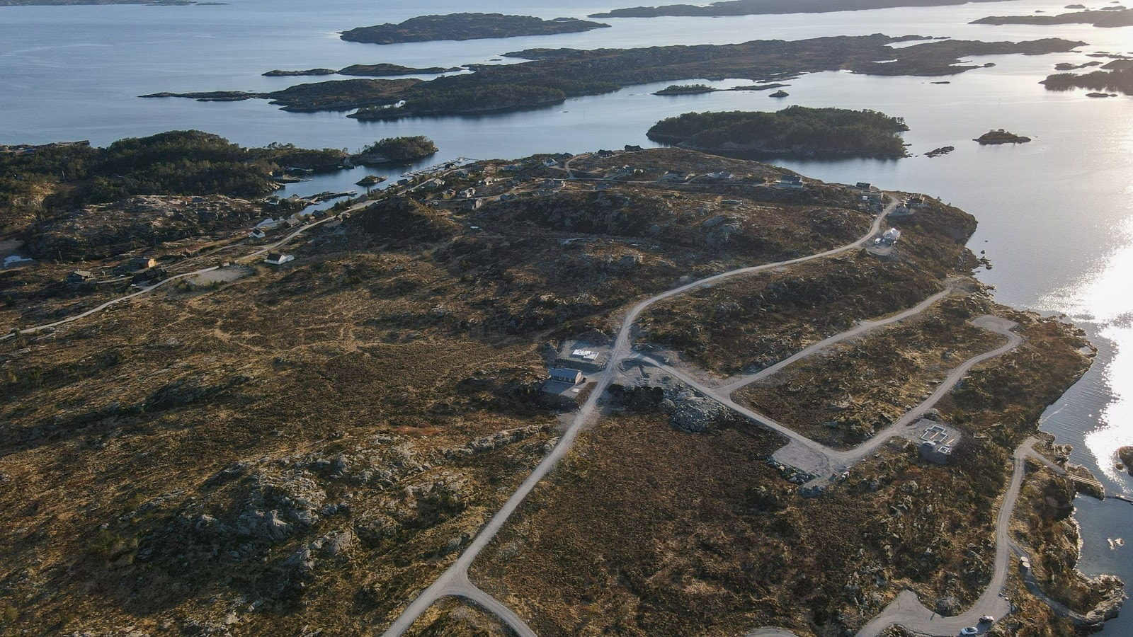 All infrastruktur i feltet ligger klart. Vann, avløp, vei og strøm til hver tomtegrense. Galleribilde