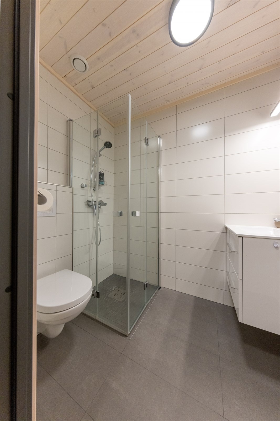 Lekker og stilrent baderom Galleribilde