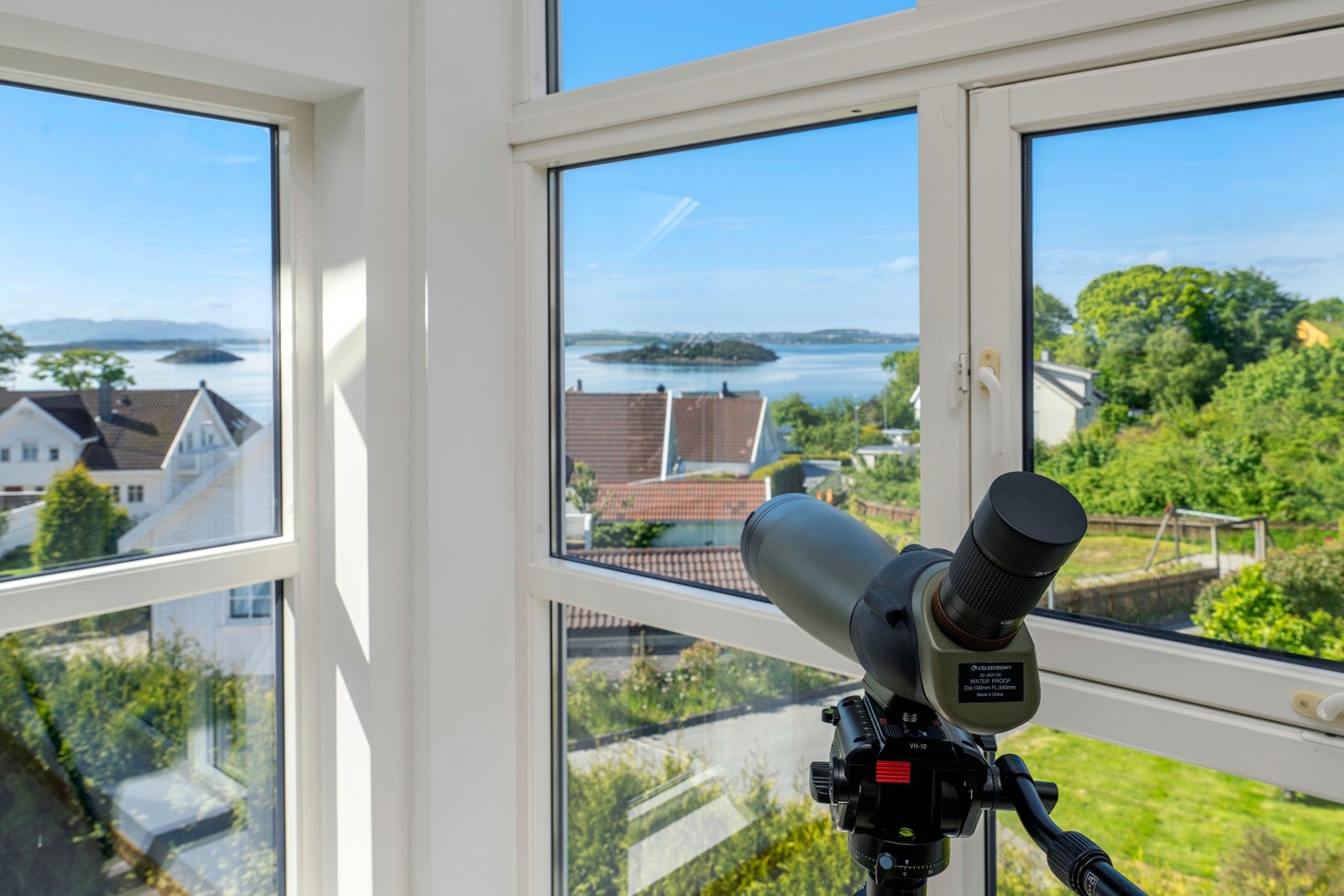 Herlig utsikt mot fjorden Galleribilde