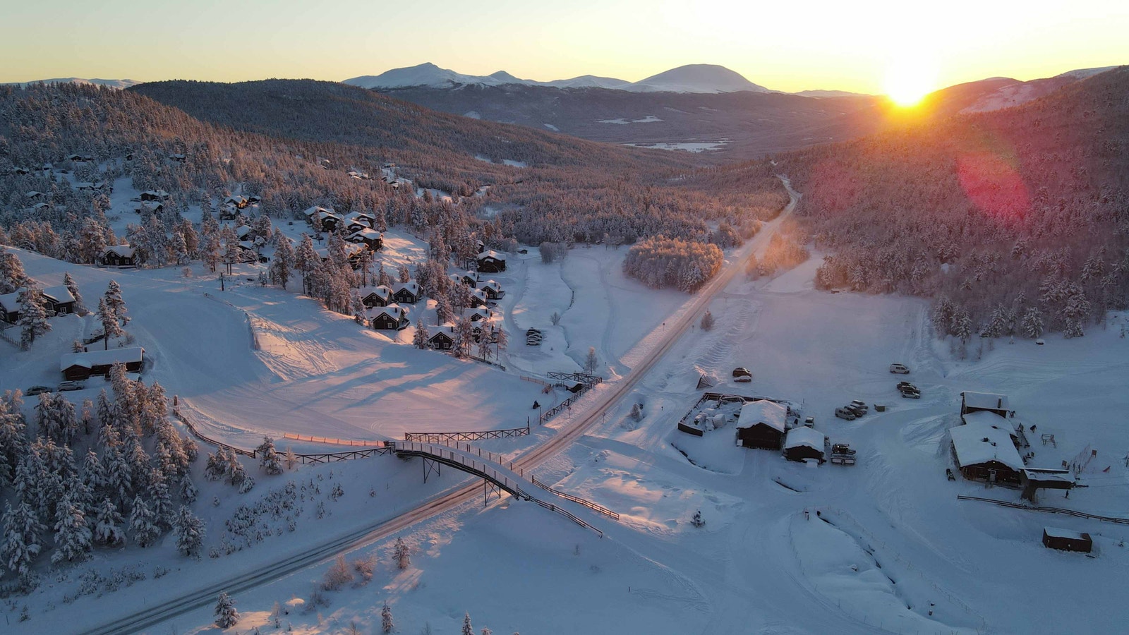 Nydelig solnedgang mot Heidalsmuen i sør Galleribilde
