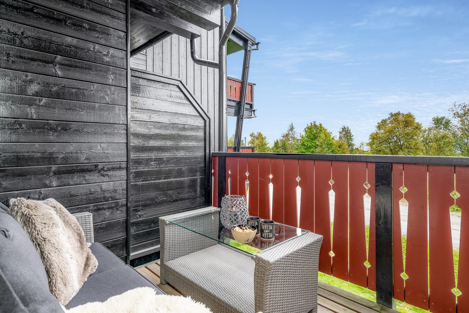 Plass for sittegruppe på terrassen. Galleribilde