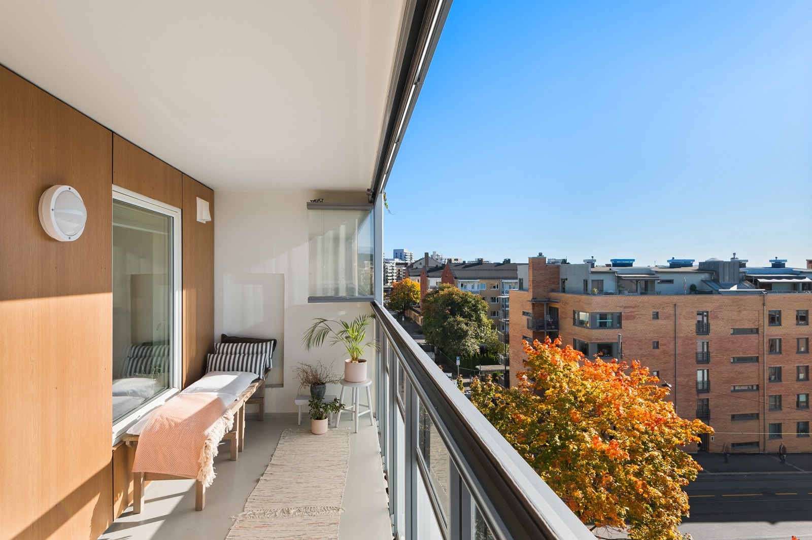 Solrik sydvestvendt balkong med flott utsikt. Galleribilde