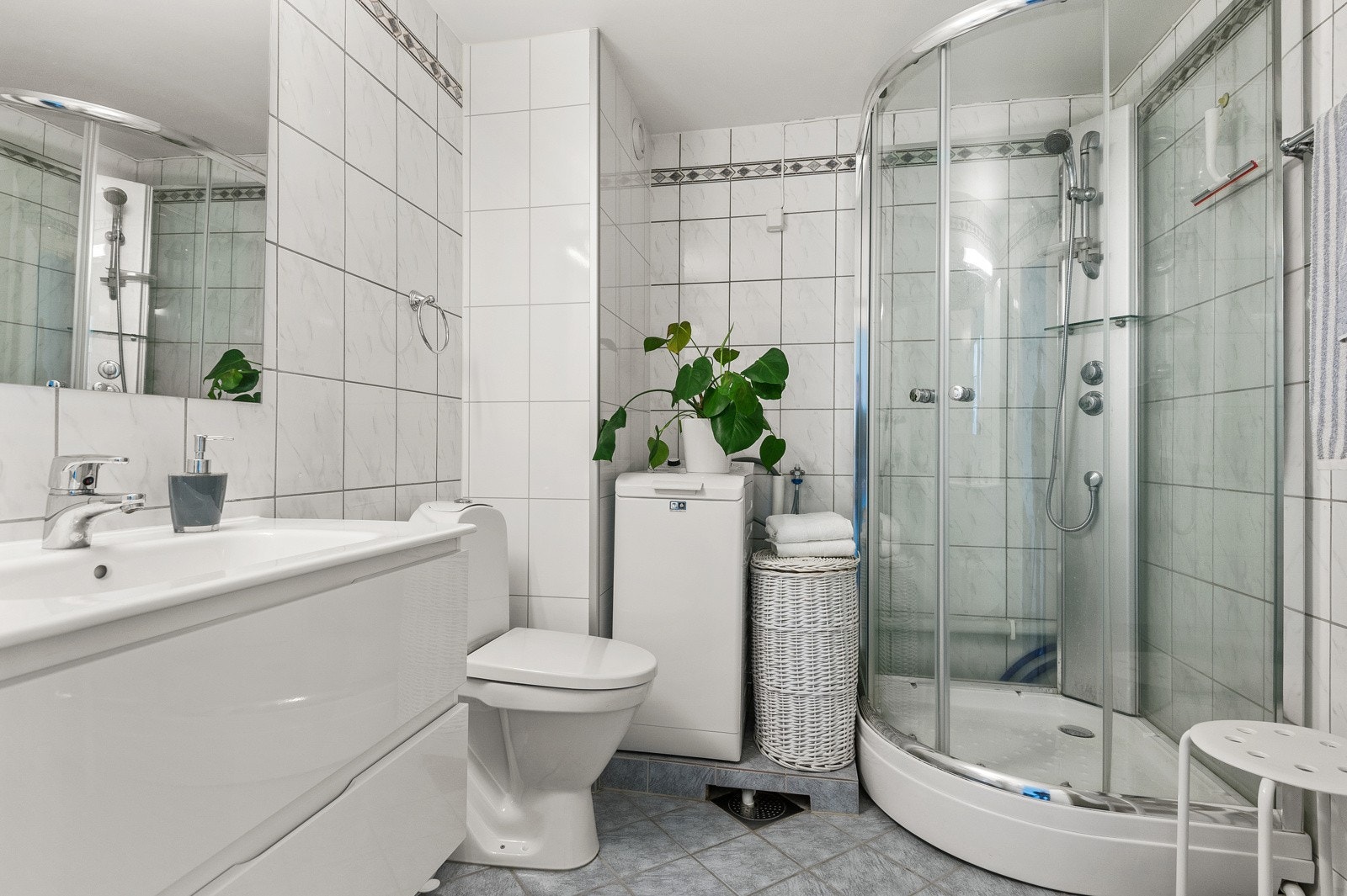 Flislagt bad/WC med gulvvarme. Galleribilde