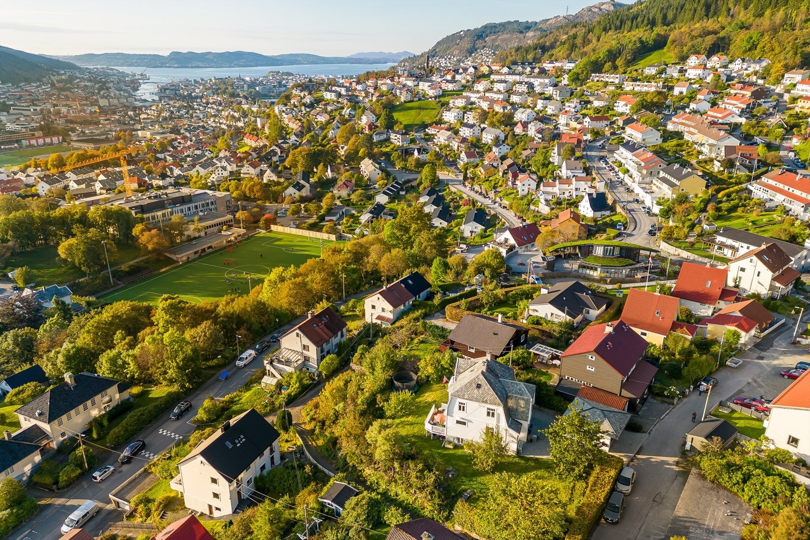 Boligen har en flott plassering, som ett av de eldste husene i området. Det ble omfattende rehabilitert på 2000 tallet. Galleribilde