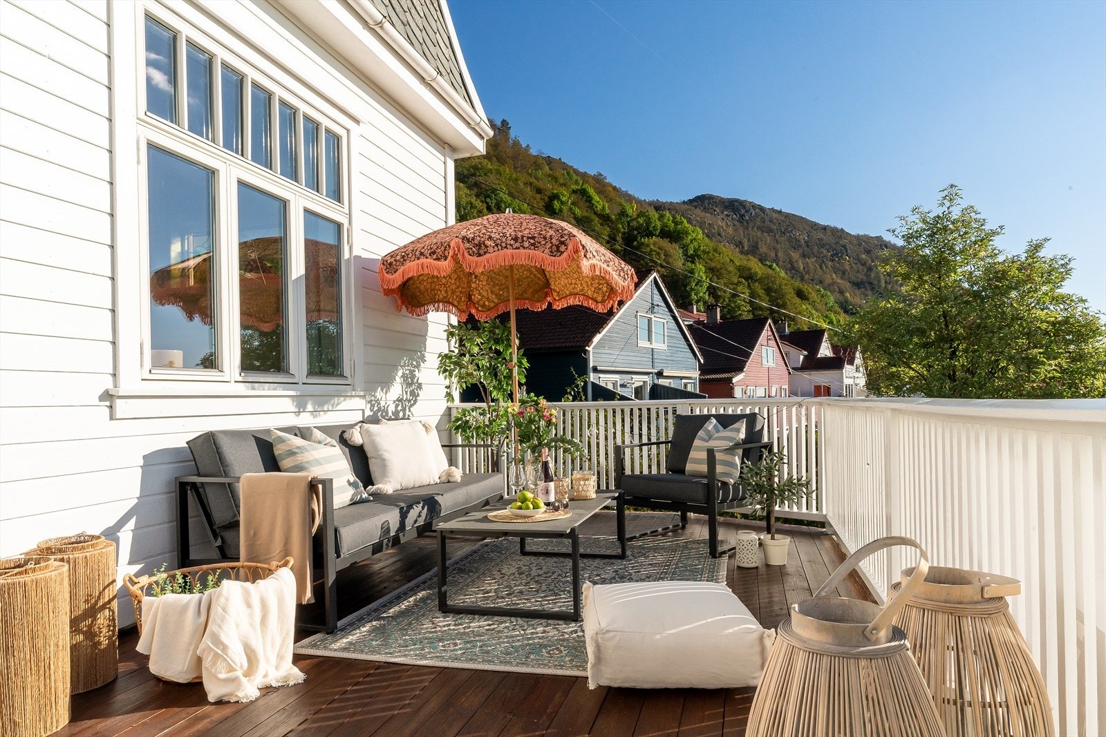 Ytterkledning ble skiftet, samt at boligen ble etterisolert i år 2000. Galleribilde