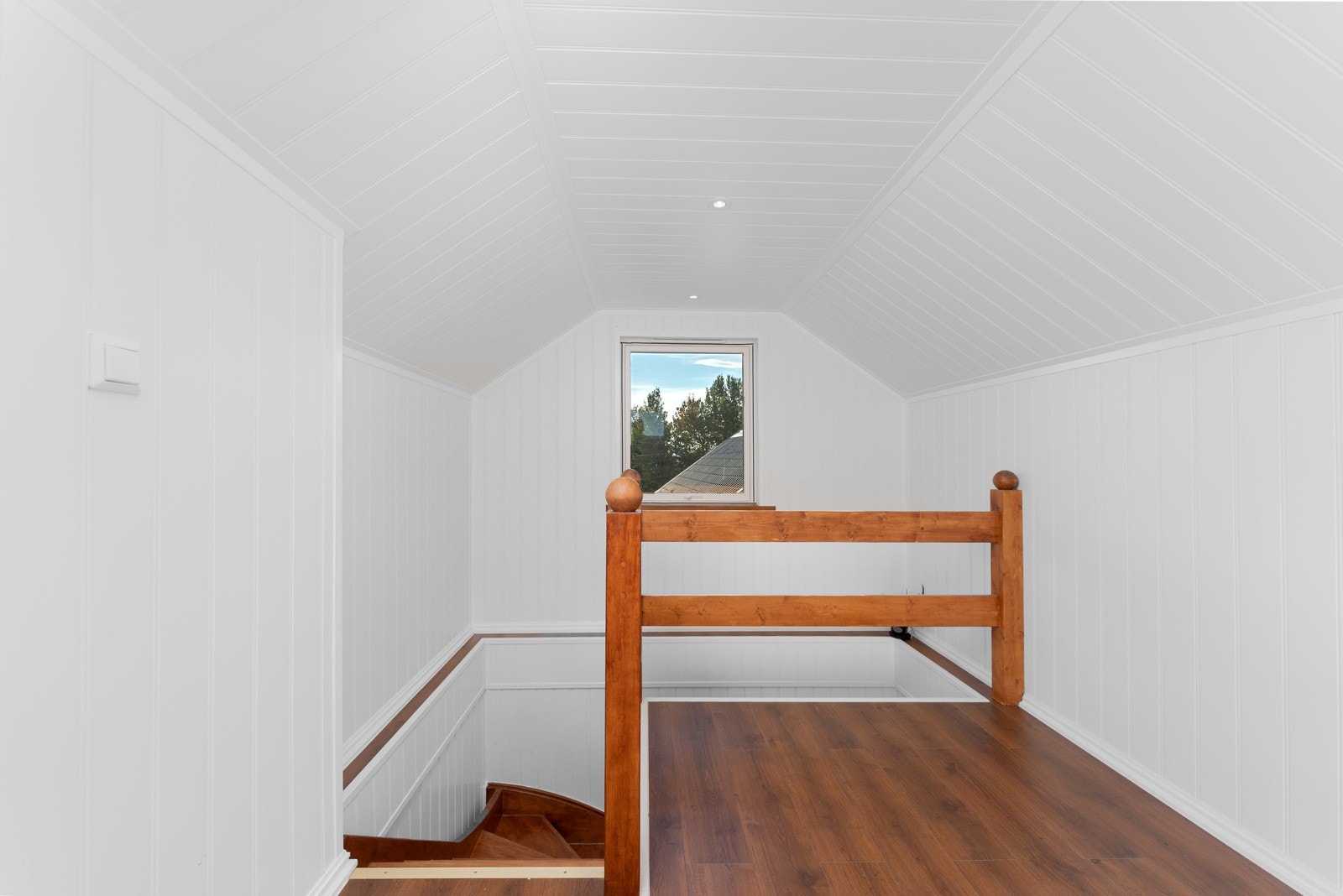 Gang/trapperom Galleribilde