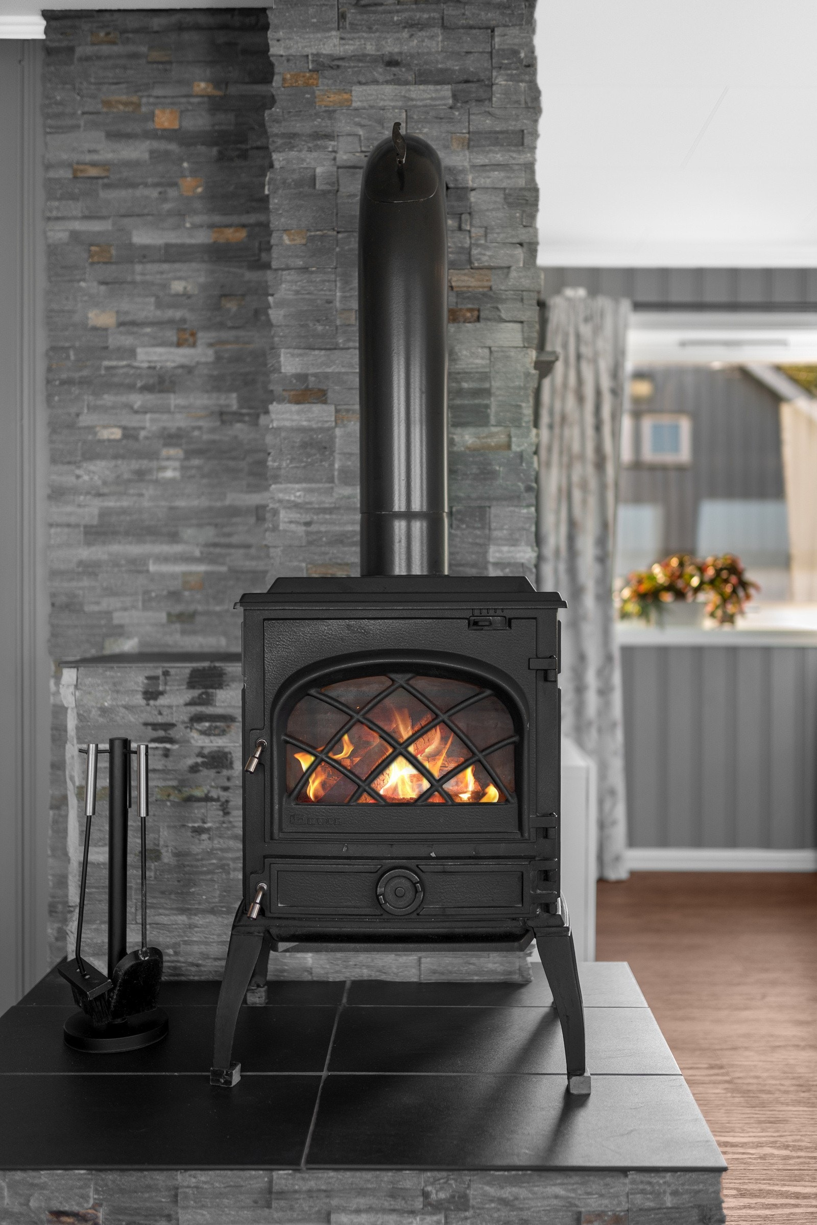 Vedovn. Godt å ha på kalde vinterdager Galleribilde