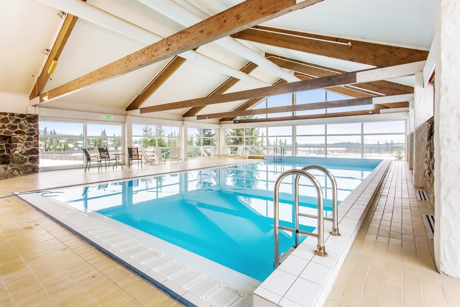 Badebasseng Galleribilde