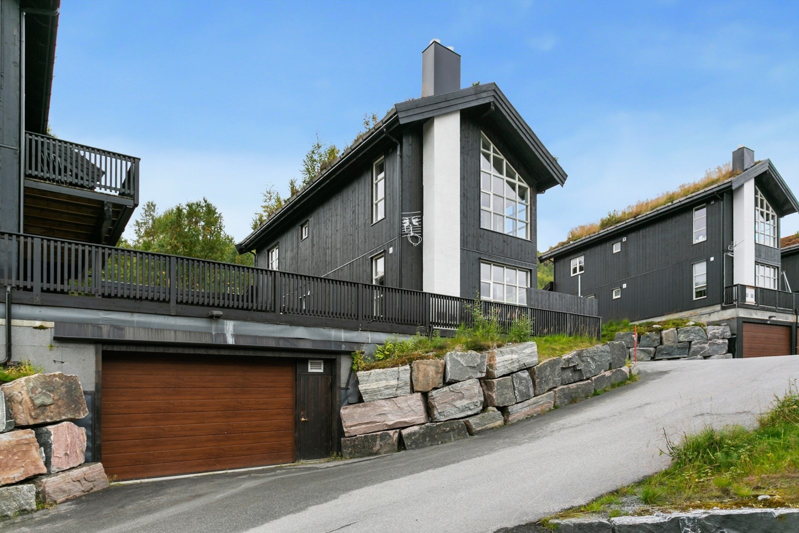 Fasade | Innkjøring garasje Galleribilde