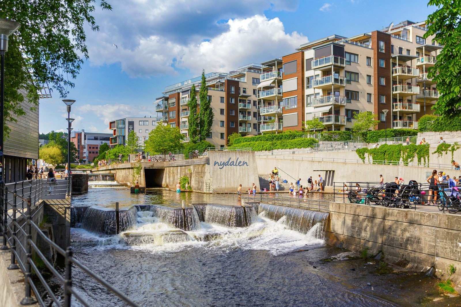 Idylliske turmuligheter og badeplass langs Akerselva. Kort vei ned til Sentrum eller opp til naturskjønne Marka. Galleribilde