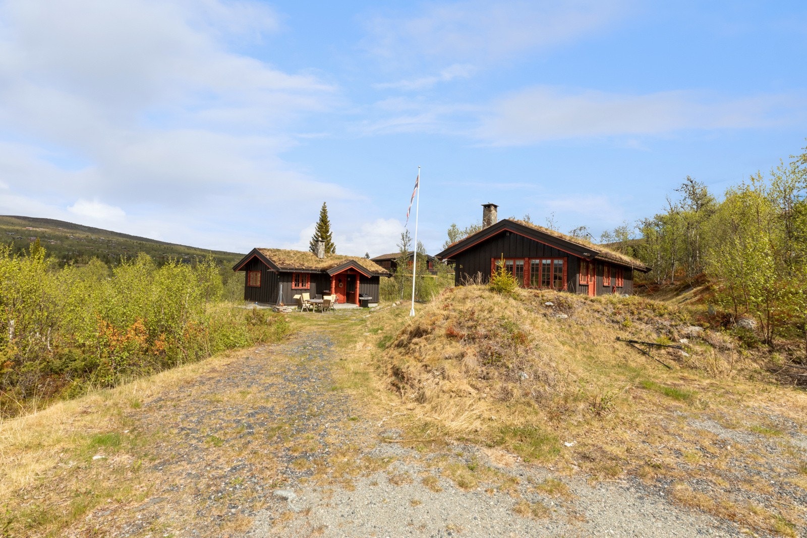Helårsvei og parkering på egen tomt Galleribilde