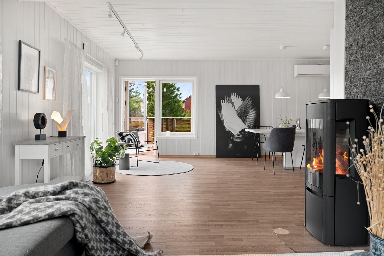 Fra stuen er det utgang til en sørvendt balkong