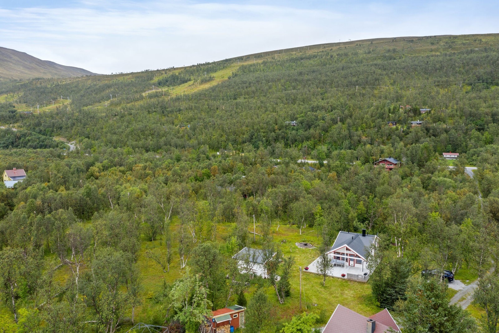 Solmyrveien 15 - Eiendom med god adkomst og gode solforhold. Galleribilde