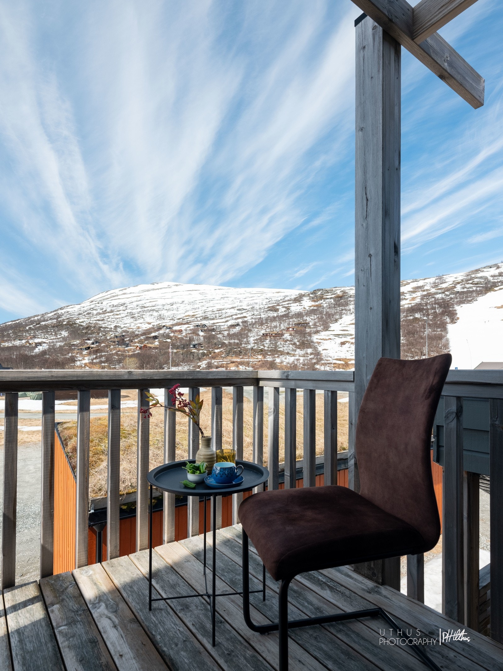 Fra spisestuen er det utgang til en 3 kvm stor balkong mot vest Galleribilde