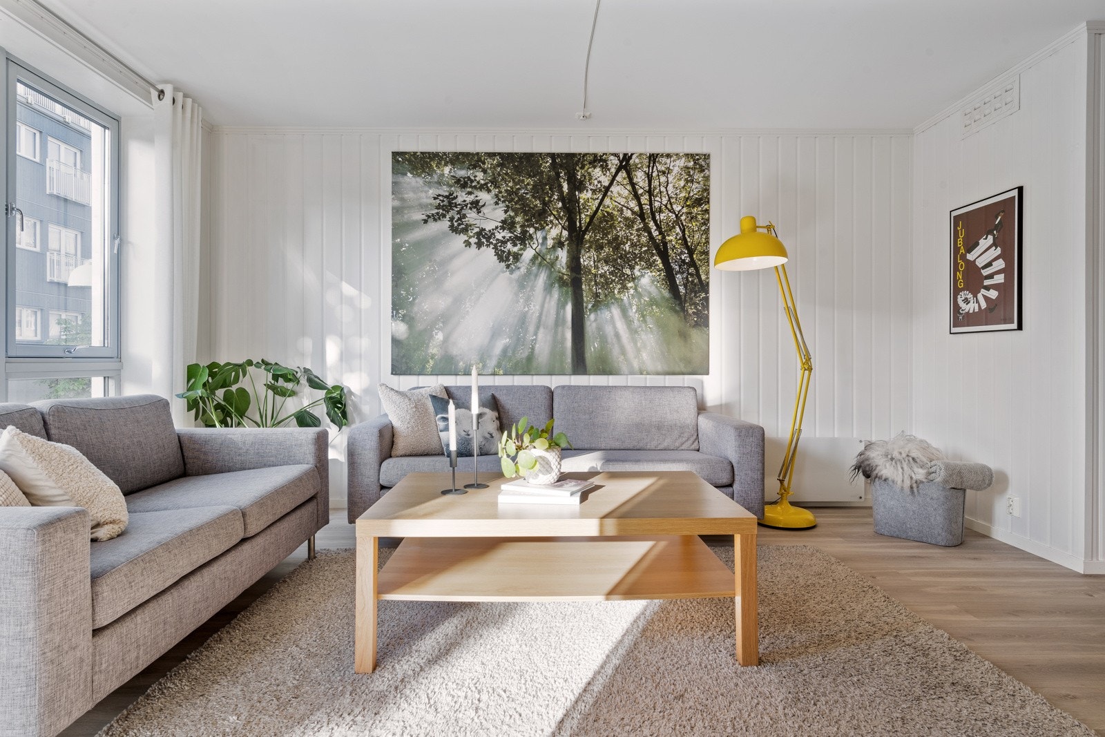 Åpen stue-kjøkkenløsning på 34 m², med smarte løsninger som gjør at arealet blir godt utnyttet Galleribilde