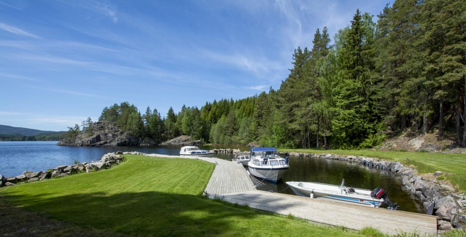 Nede i båthavna Galleribilde