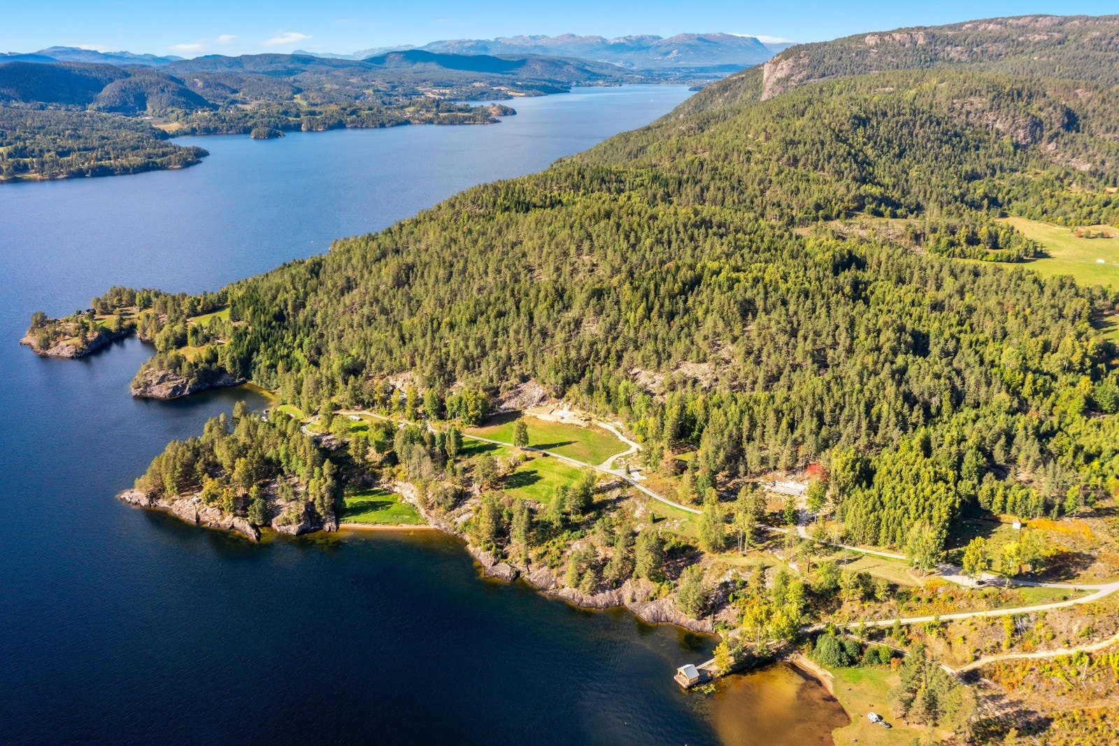Den flotte tomta sett fra sør-øst. Galleribilde