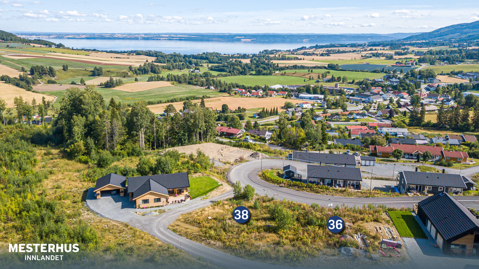 Velkommen til Høgdavegen 38 og 36 i Fossen-feltet på Skreia! Her kan vi bygge ditt drømmehus!