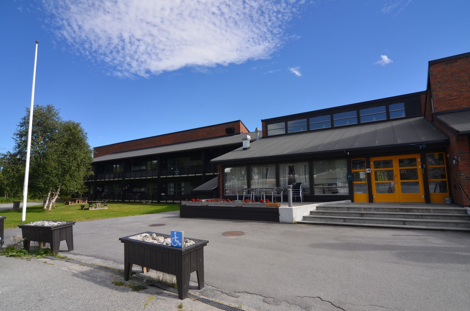 Fasade og inngangsparti Galleribilde