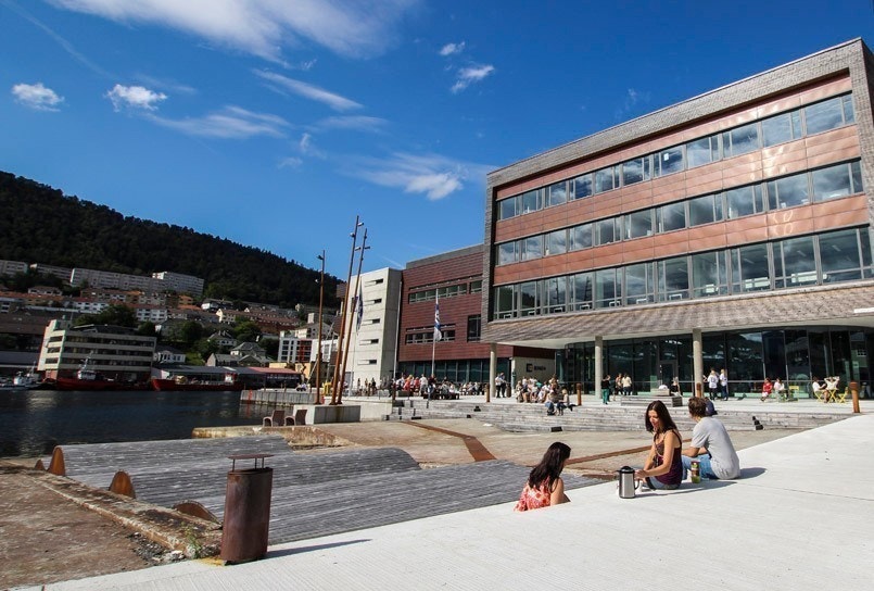 Showroom/ butikklokale med god synlighet på Marineholmen Galleribilde