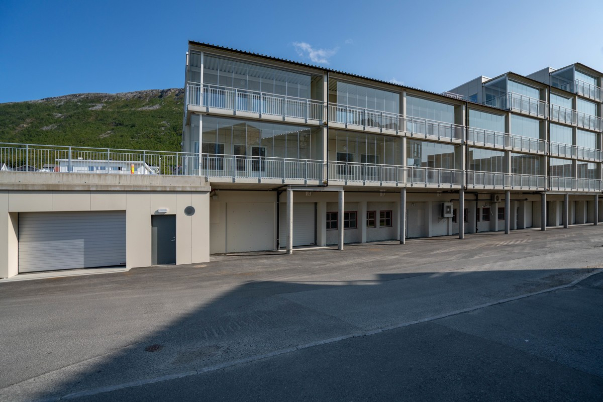 Innkjøring til garasjeanlegg