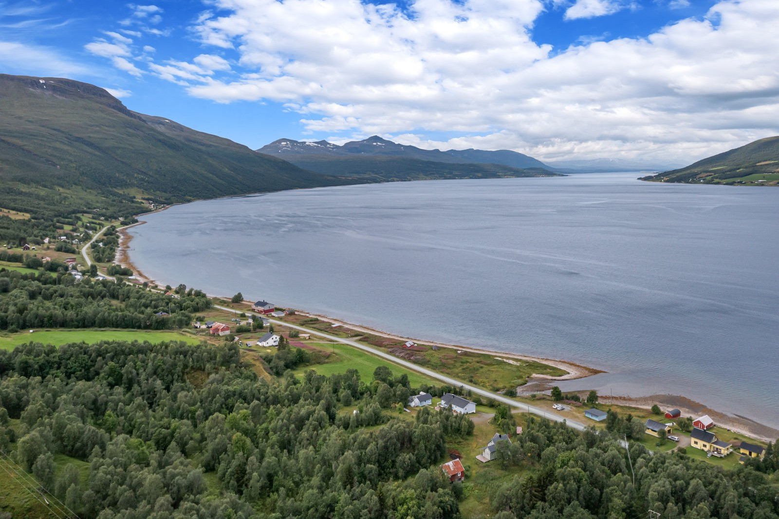 Fjord og fjell som nærmeste nabo!