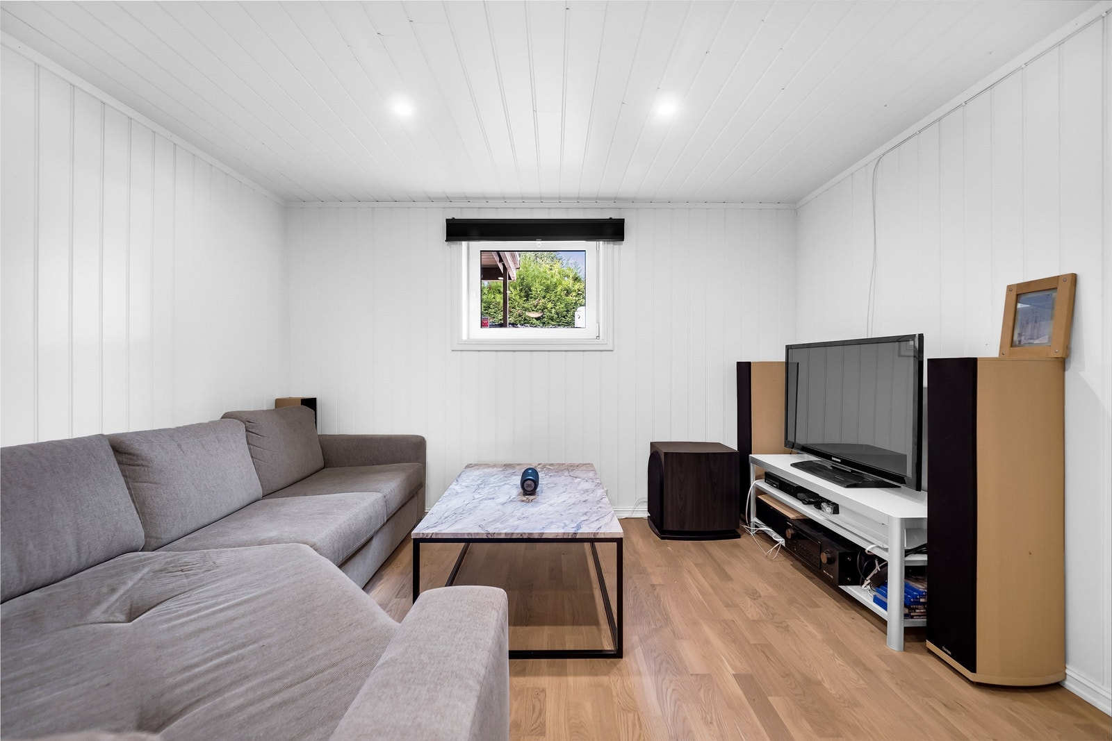 I forbindelse med renovering av boligen er kjellerens rom innredet for bruk som hybel. Galleribilde