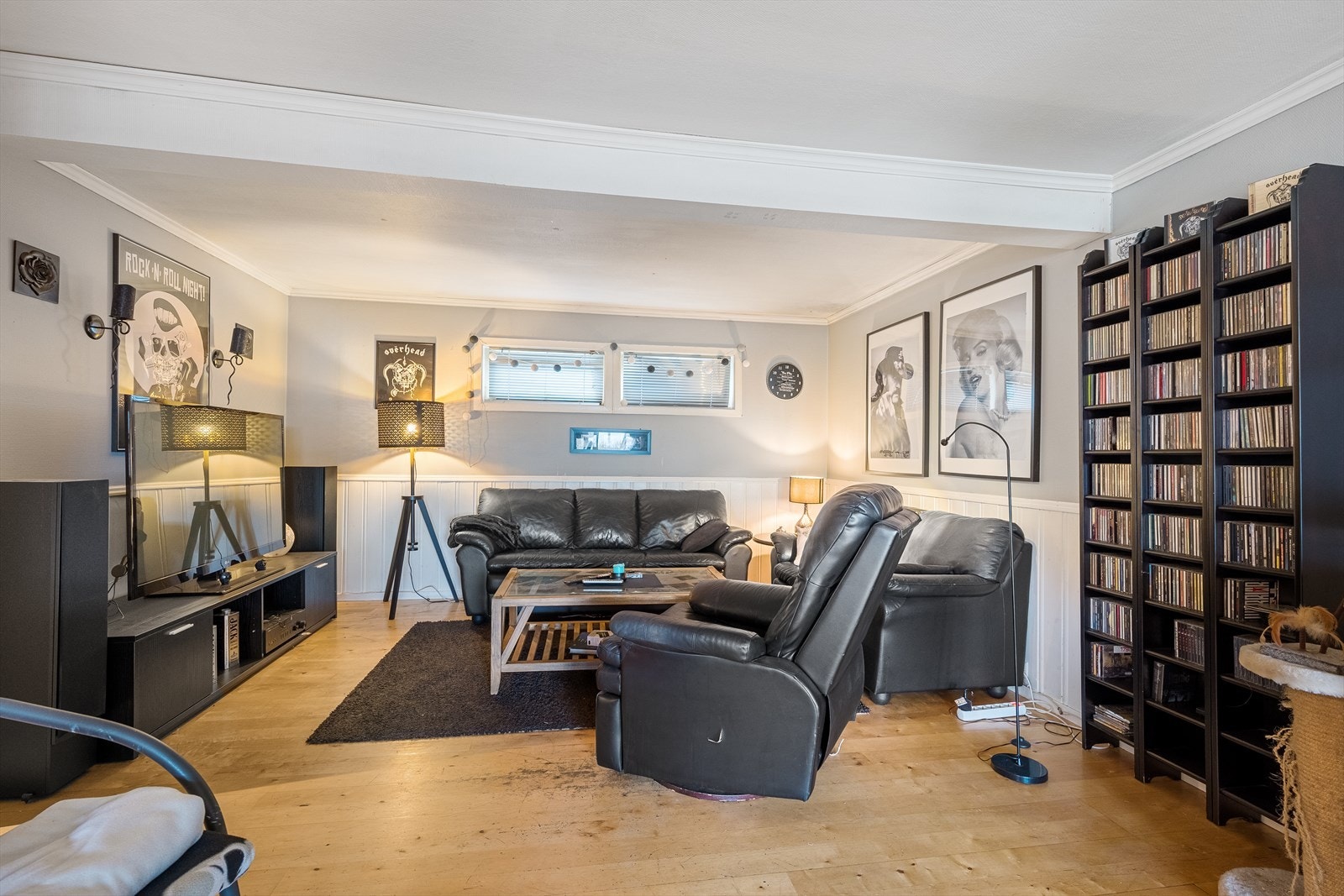 Stue 1.etasje. Galleribilde