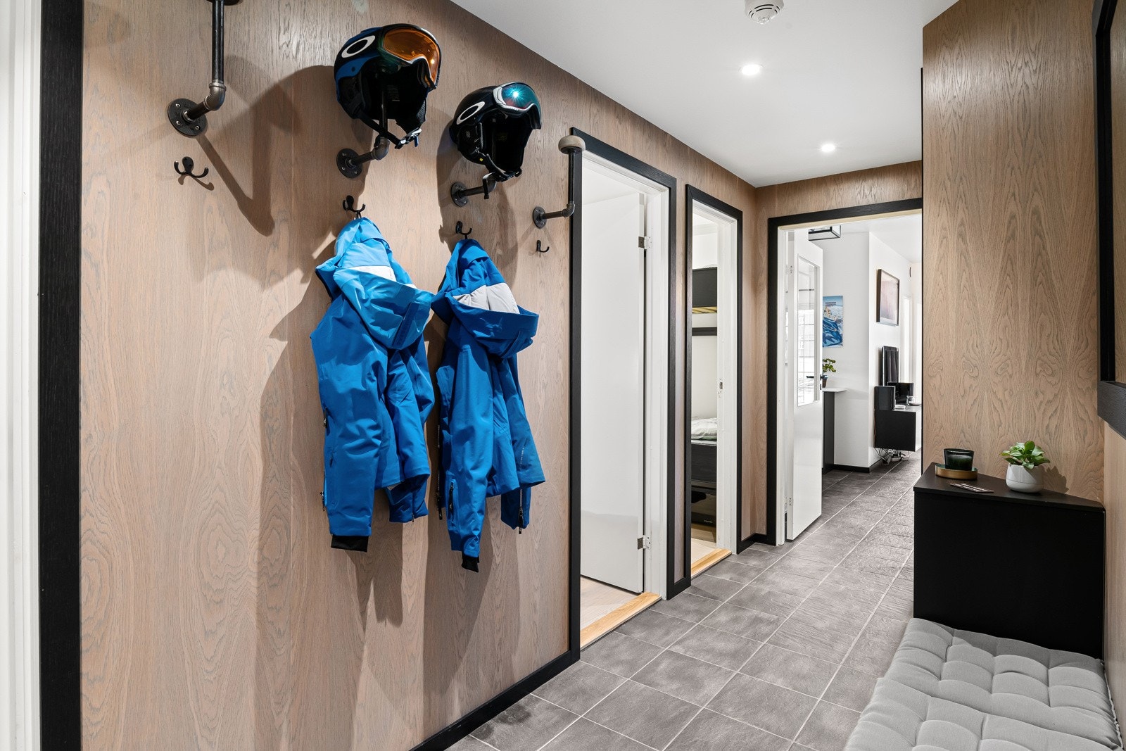 Med leiligheten følger én garasjeplass i felles underjordisk garasjeanlegg. Galleribilde