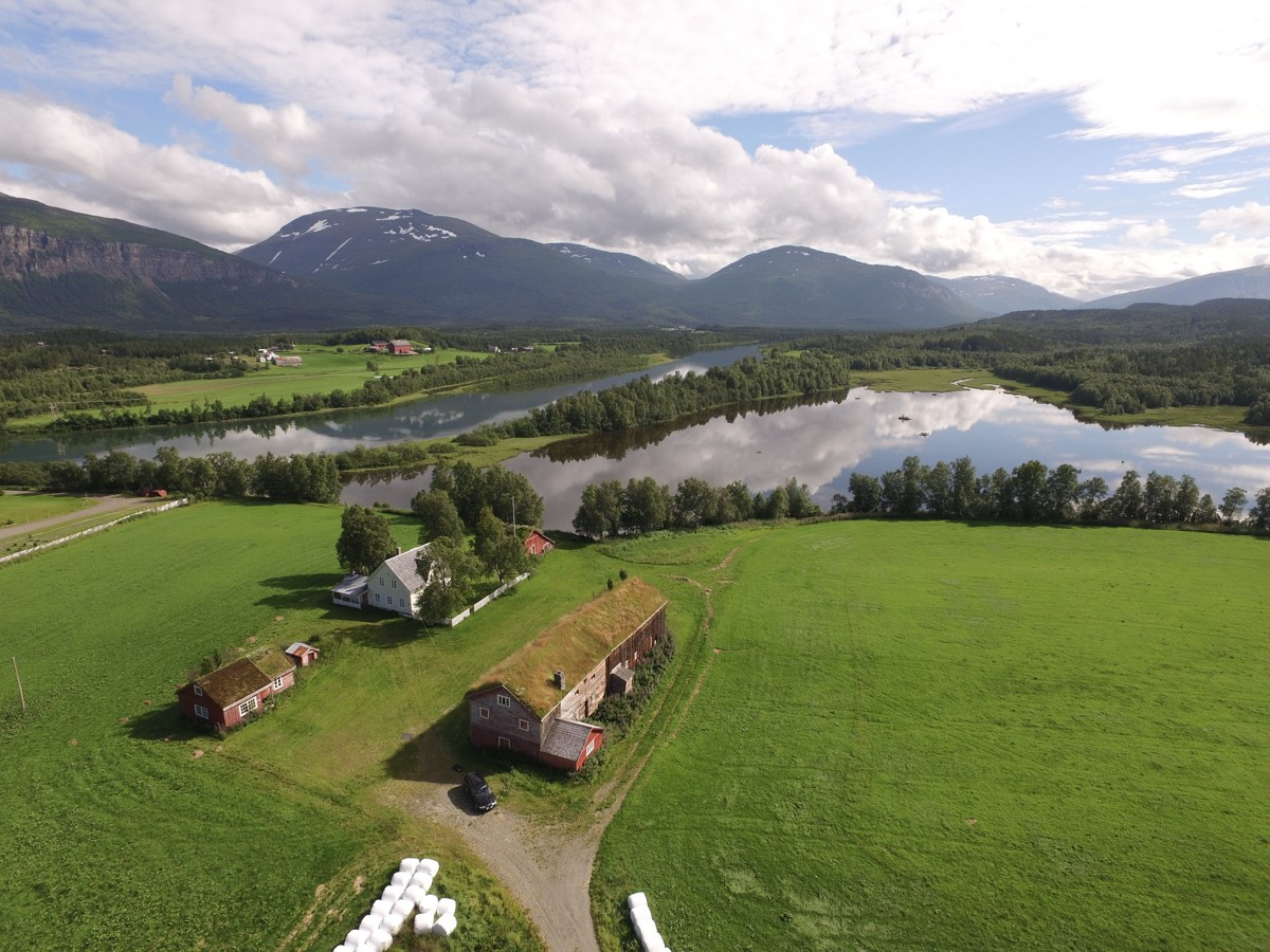 Naturskjønn eiendom med en lun og fin plassering ved Barduelva!