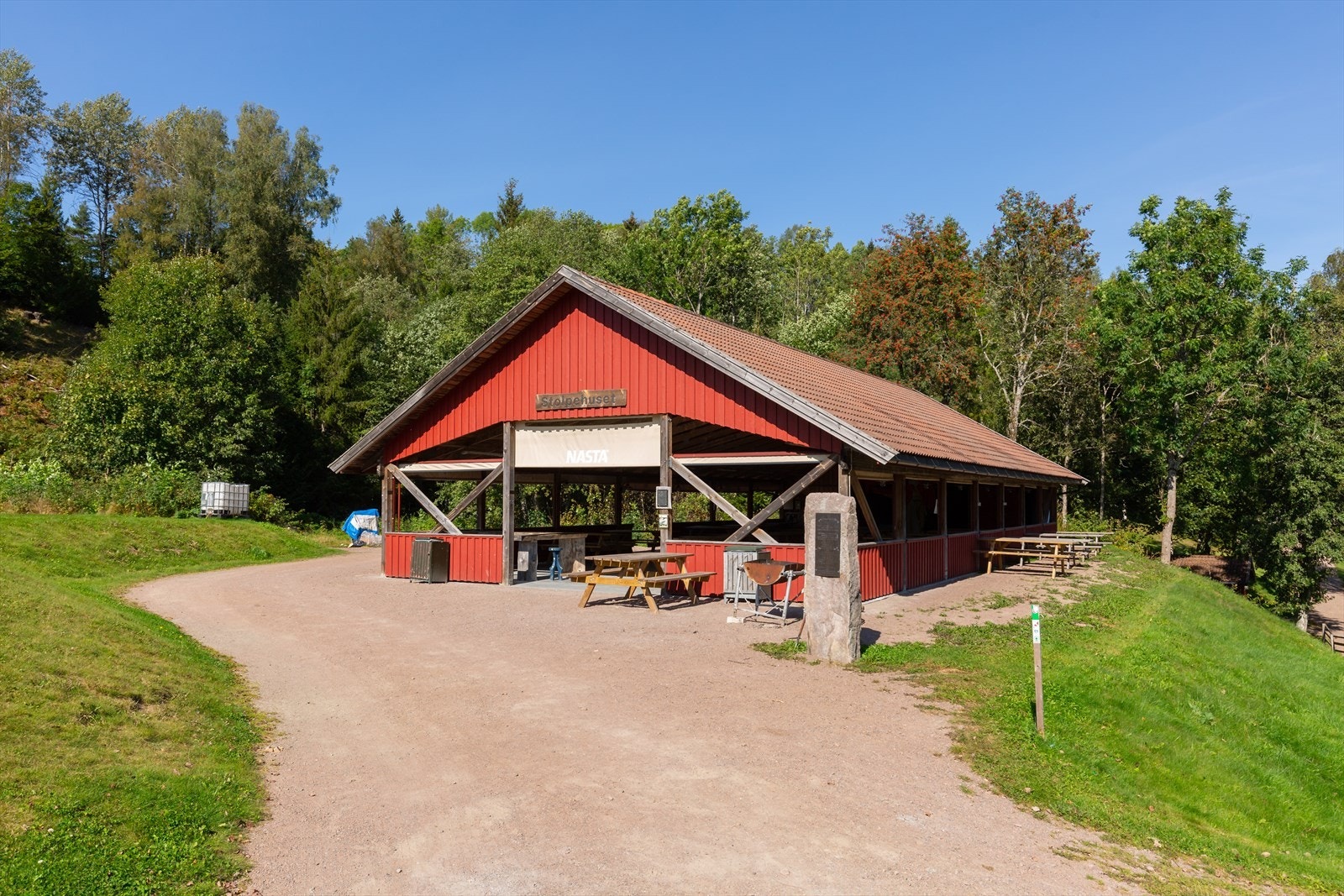 Stolpehuset ved Kjærra Fossepark - Verdt et besøk Galleribilde