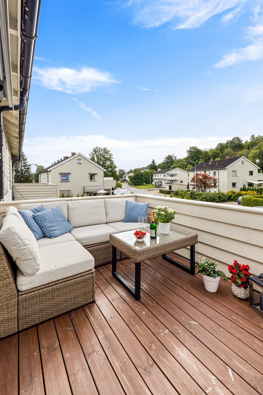 Veranda med montert markise Galleribilde