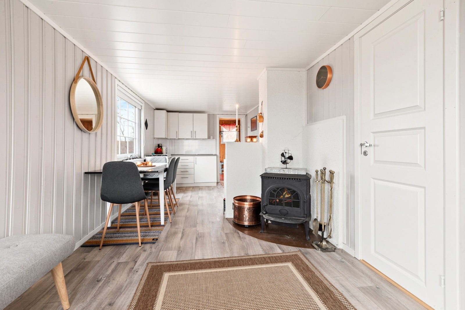 Vedovn er plassert midt i hytten Galleribilde