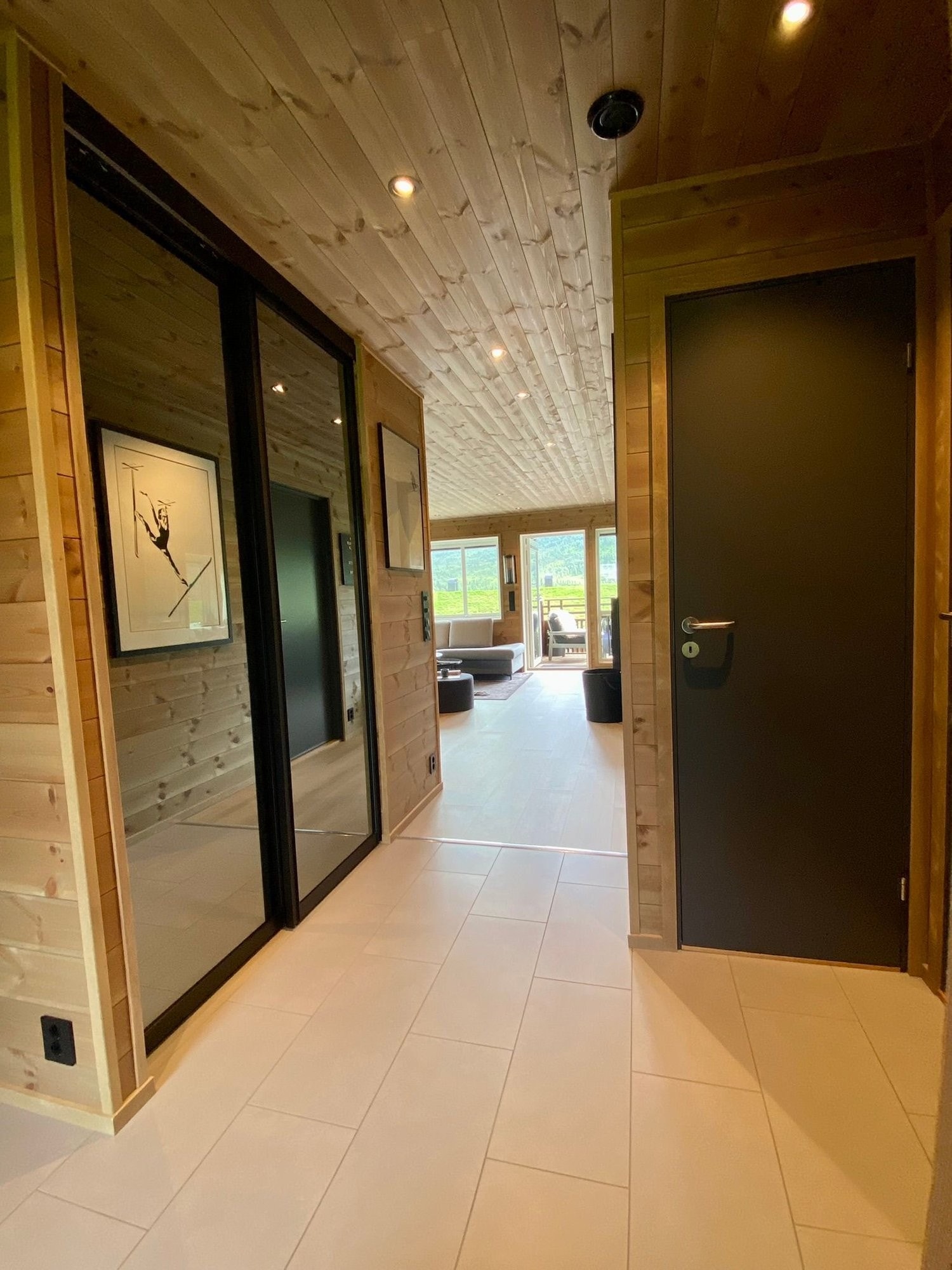 Entre og gang med Elfa garderobe løsning Galleribilde