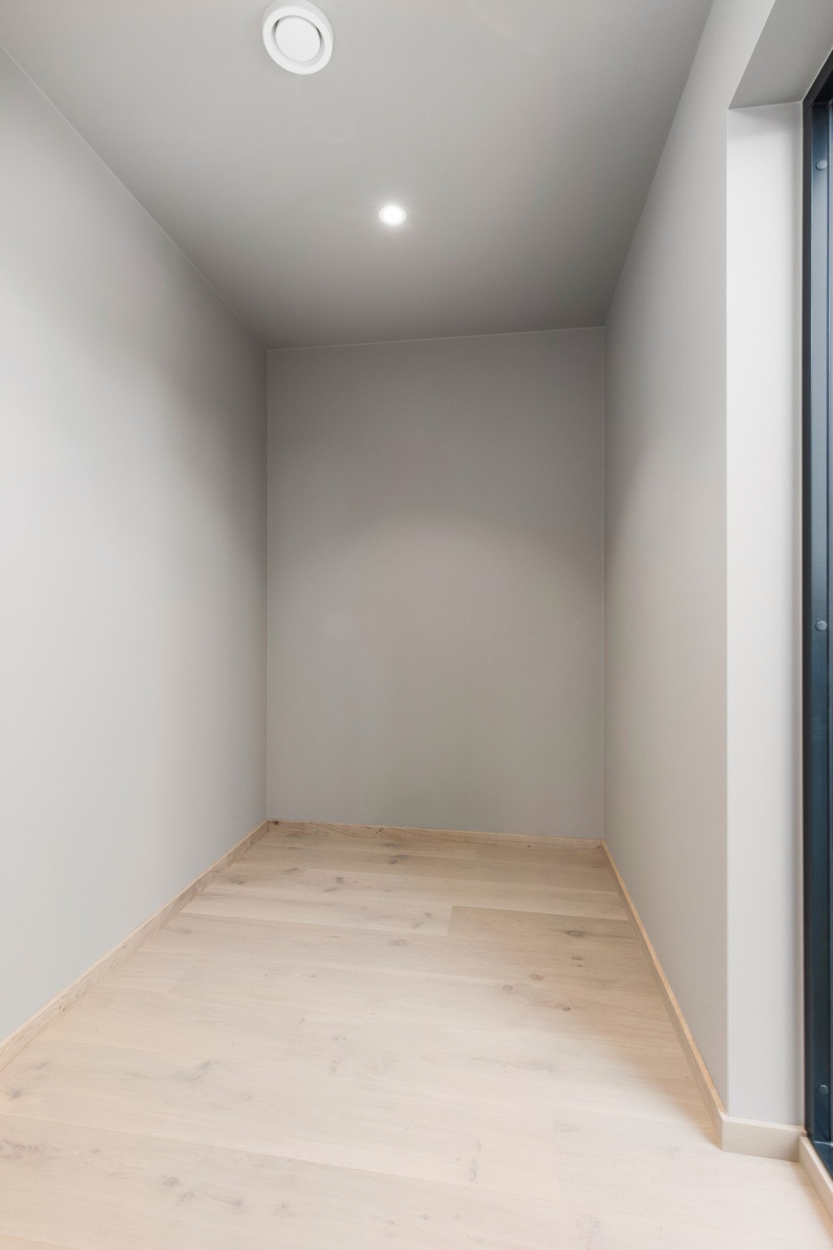 Boden er på 3,8 kvm. Her er det god plass til garderobeløsning. Galleribilde
