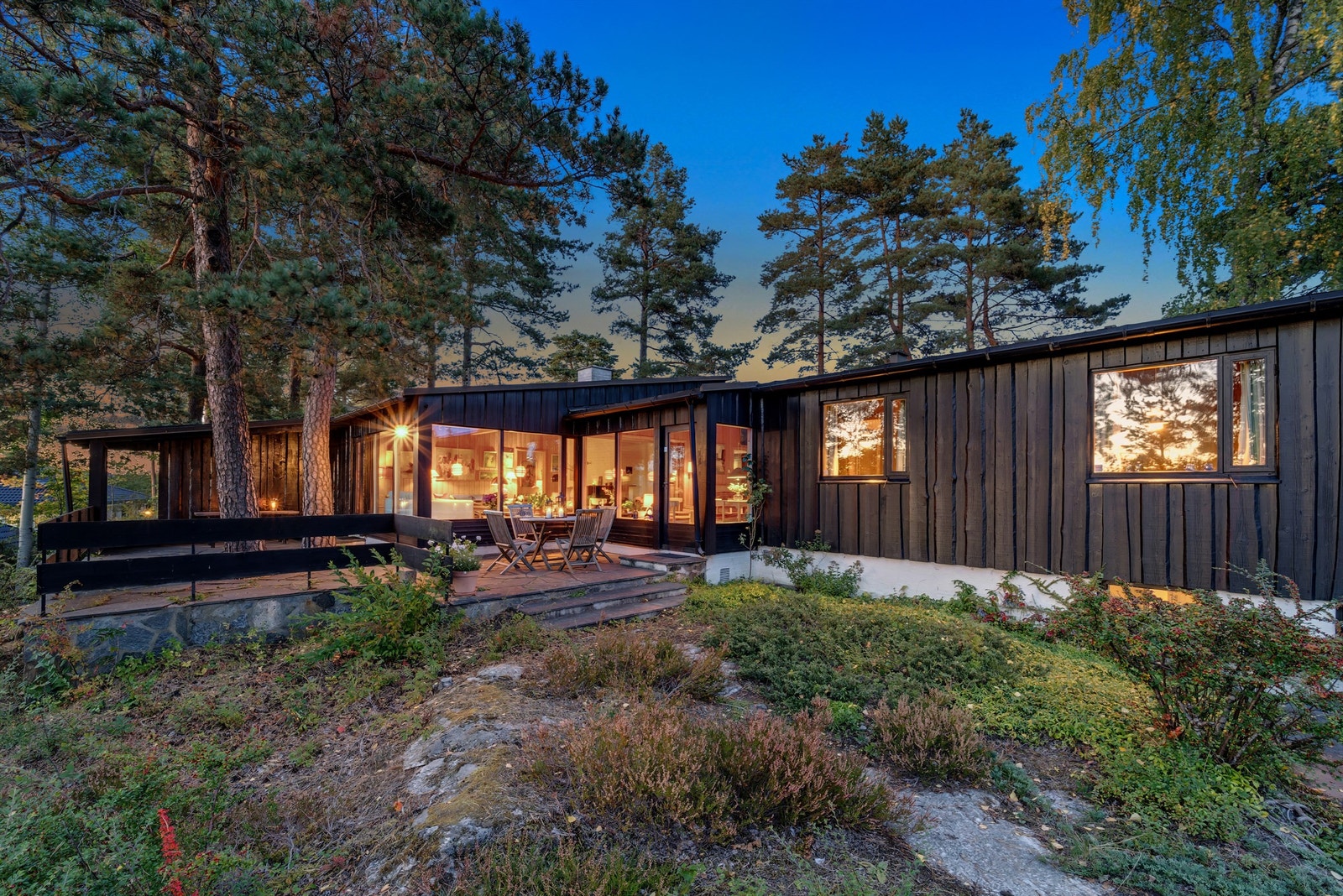 Fasade - kveldstid. Galleribilde