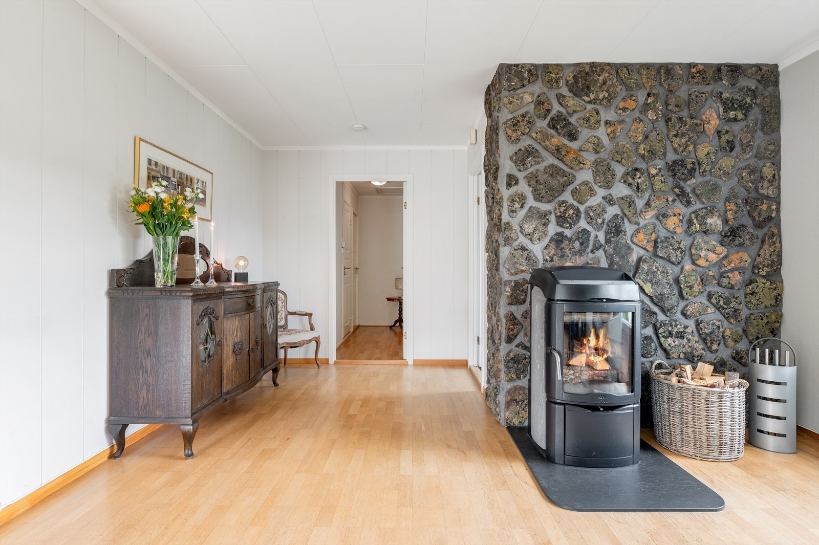 Peisovnen er et pent blikkfang, og den kan spre lun varme i rommet på kjølige høst- og vinterkvelder. Galleribilde