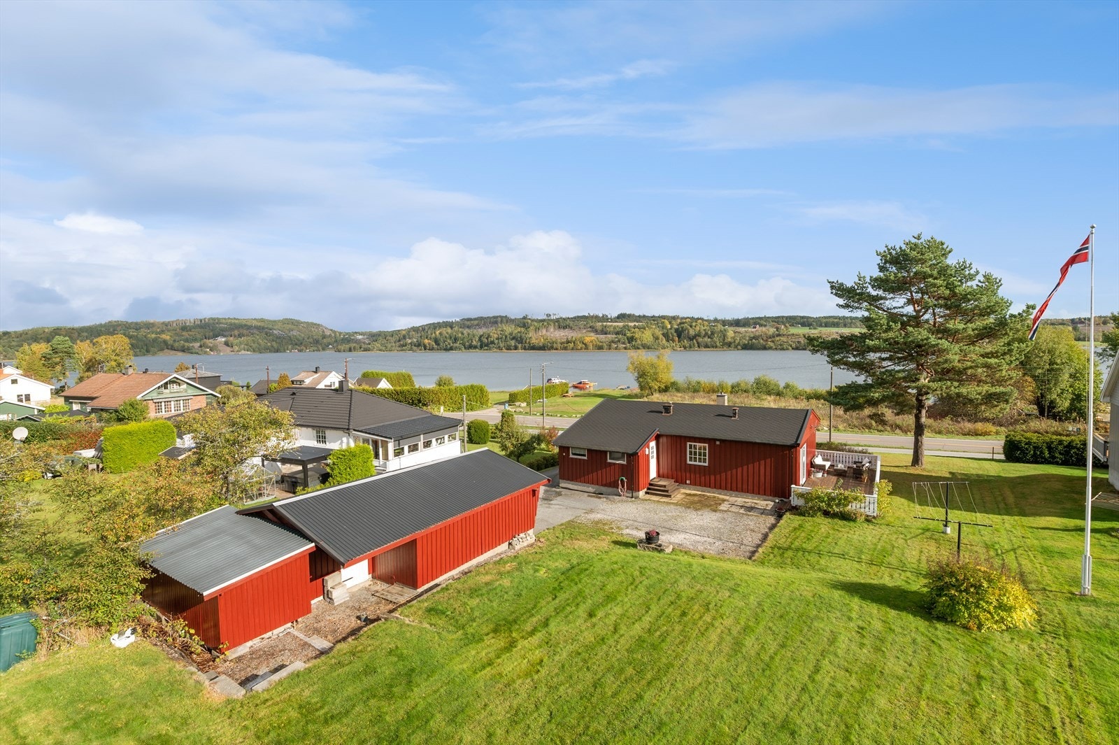 DNB Eiendom v/Atle Horvei ønsker velkommen til Soliveien 166A. Galleribilde