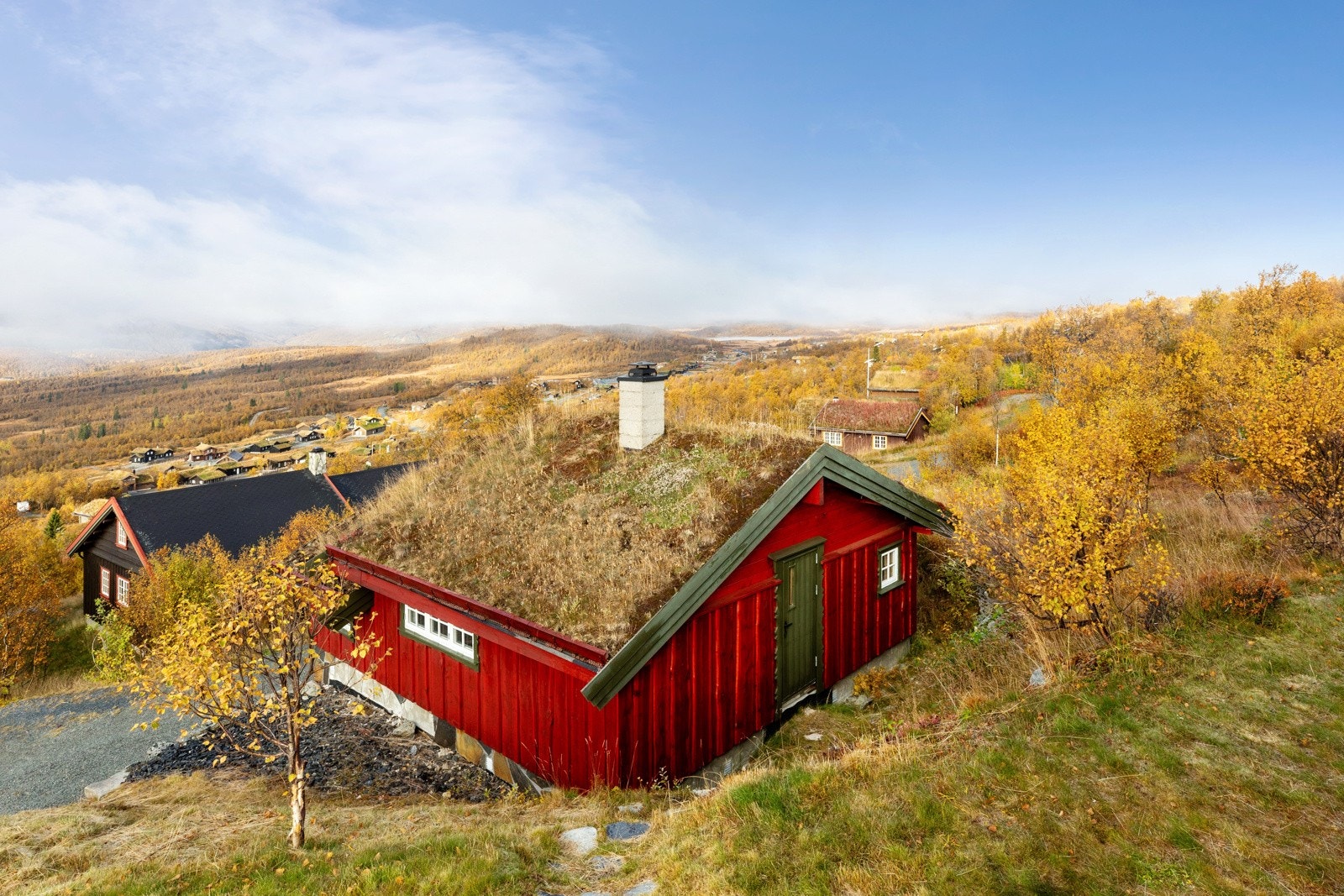 Garasjen har to etasjer Galleribilde
