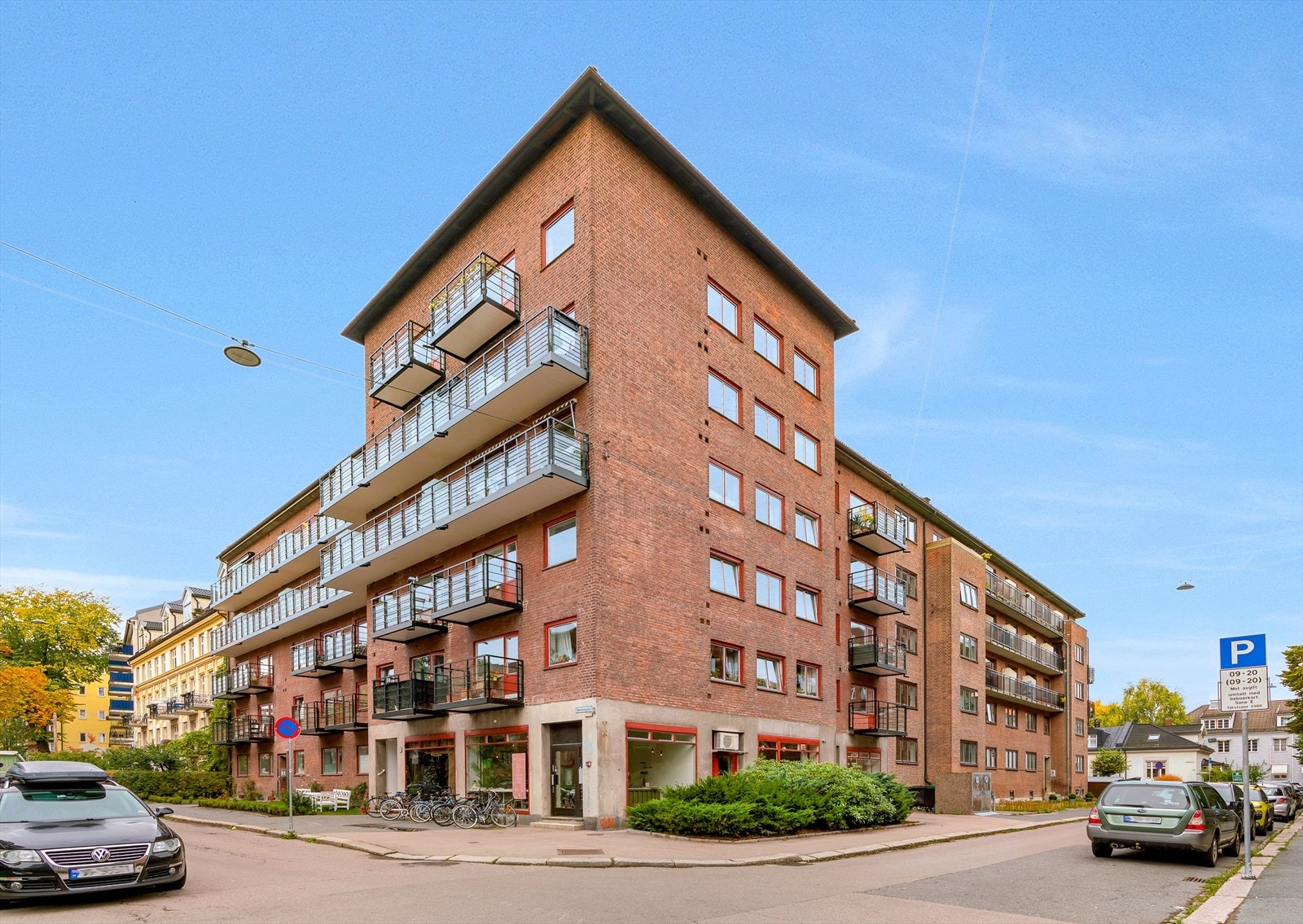 Sameiet består av 37 seksjoner og 1 næringsseksjon. Galleribilde