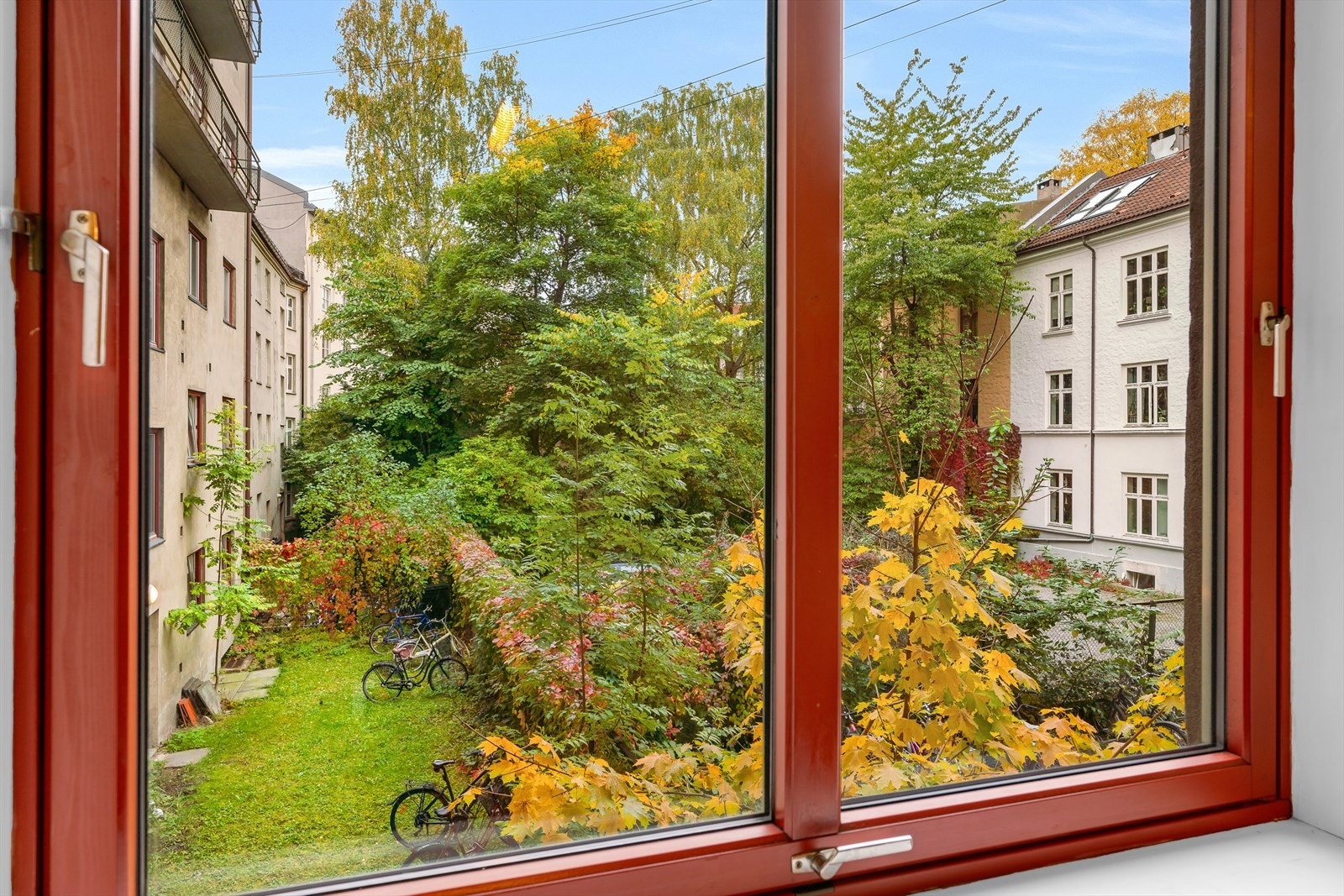 Rommet vender mot rolige omgivelser i bakgården. Galleribilde